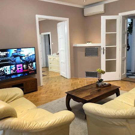 Margaréta Apartman Pécs Esterno foto